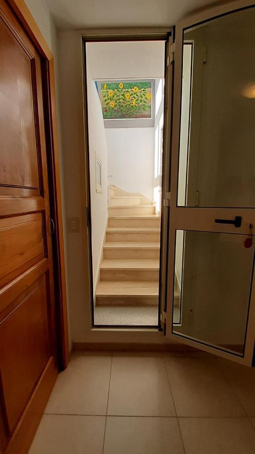 Limone Apartment *